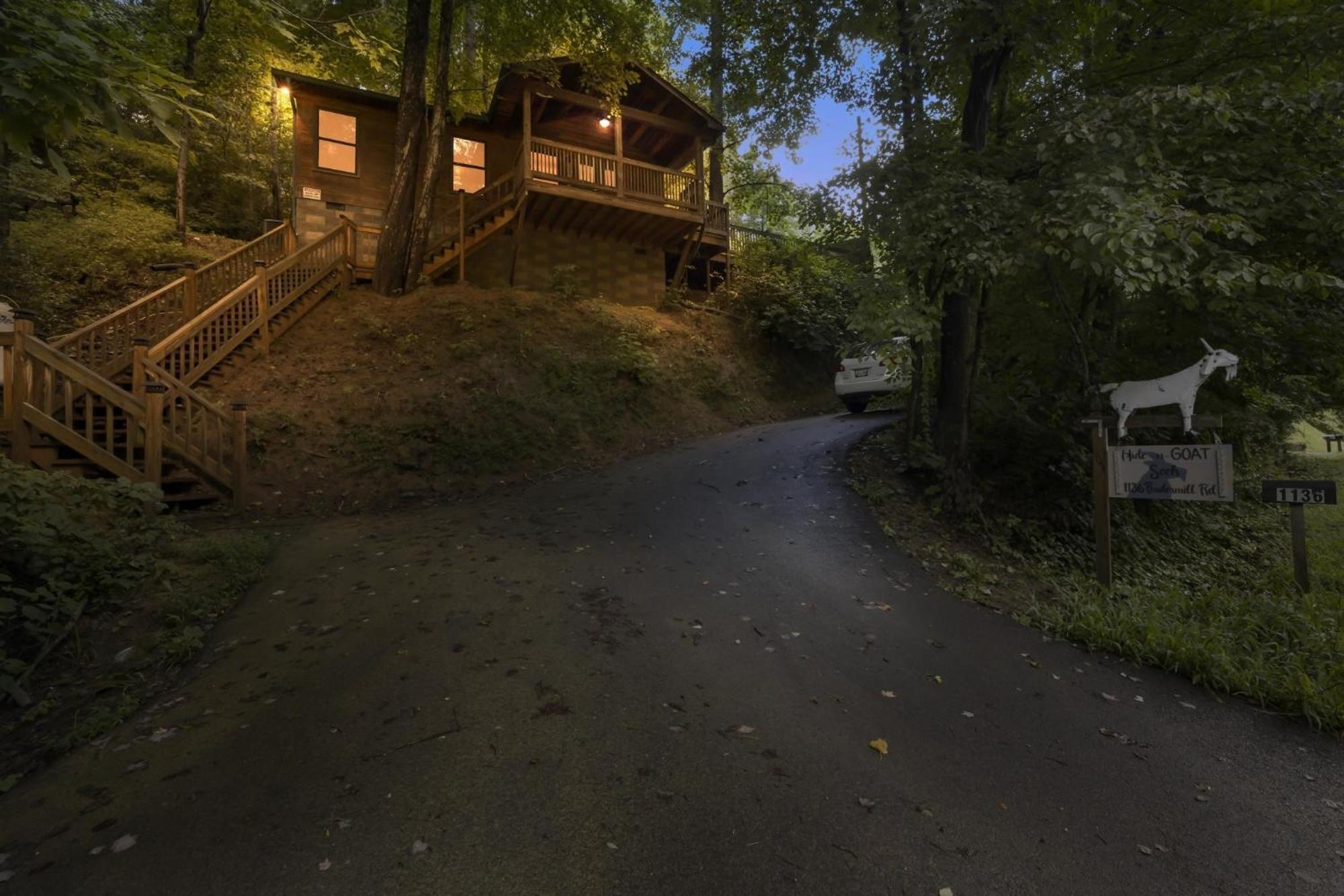Treehouse Between Gatlinburg And Pigeon Forge. Pet Friendly! Zewnętrze zdjęcie